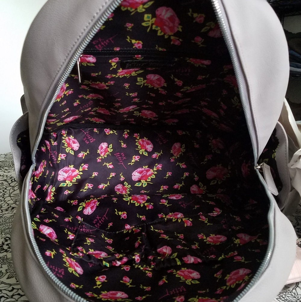 ❣SOLD❣Betsey Johnson 3pc Backpack Bundle - Picture 7 of 8